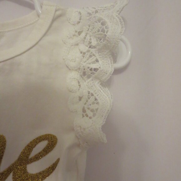 Photo Shoot 1 Year Old Flutter Sleeve Onesie - Picture 5 of 5